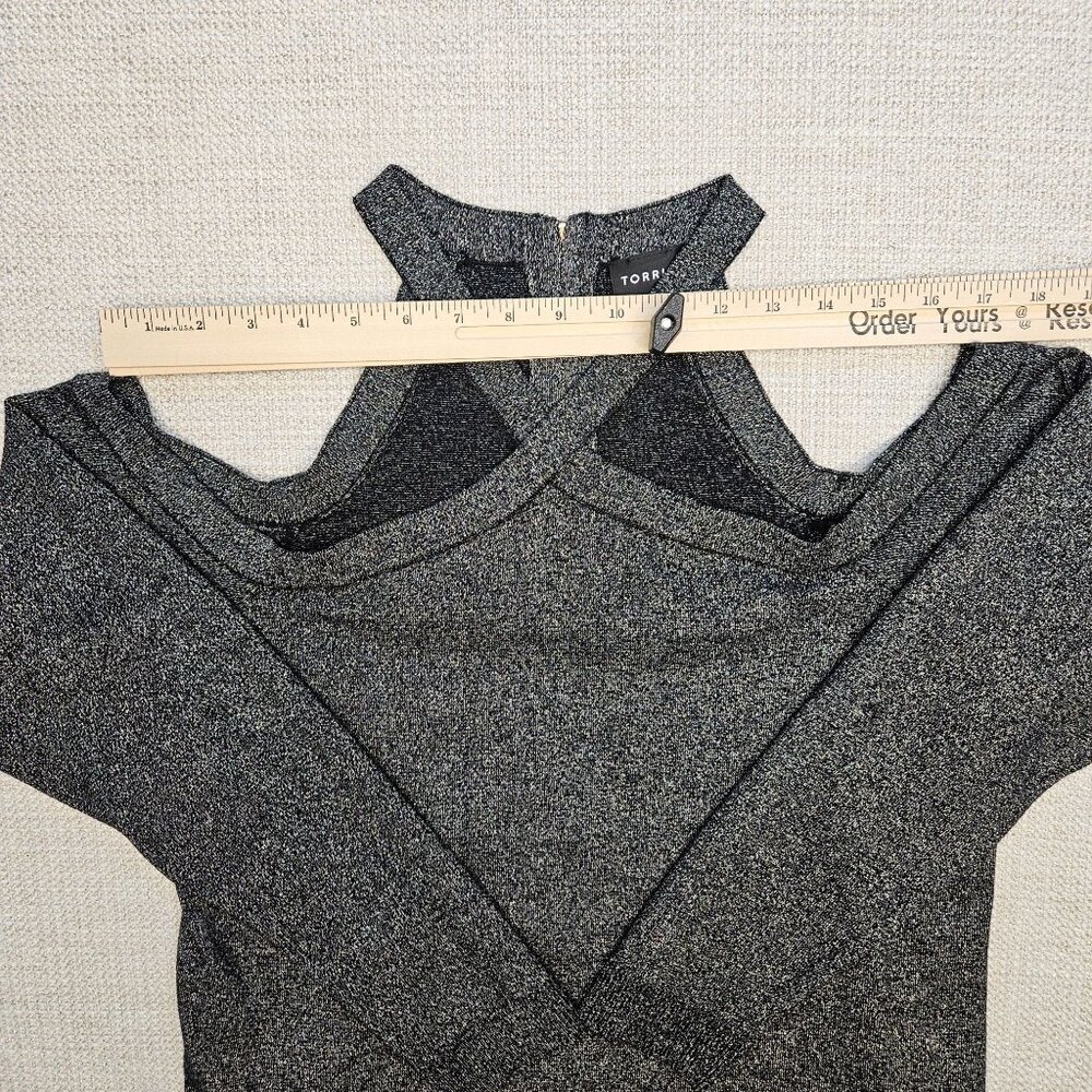 Women's Torrid Knit Cross-Neck Long Sleeve off the shoulder Top Size 2 - Picture 4 of 16
